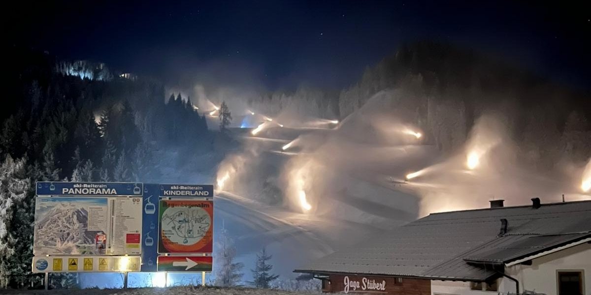 A 3-as piros pálya behavazása Reiteralmon - Fotó: Reiteralm Bergbahnen