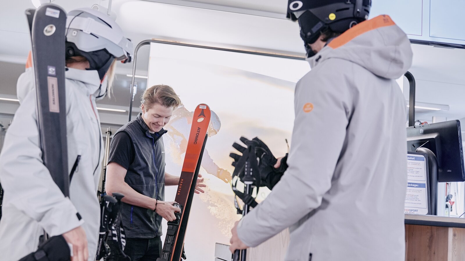 Bérelj minőségi sífelszerelést online és vedd át a síterepen! | Fotó: intersportrent.com