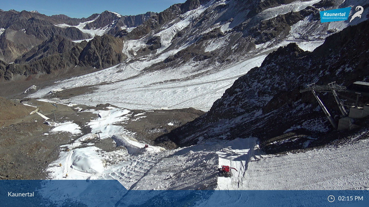 Csütörtöki kamerakép: dolgozik a ratrak