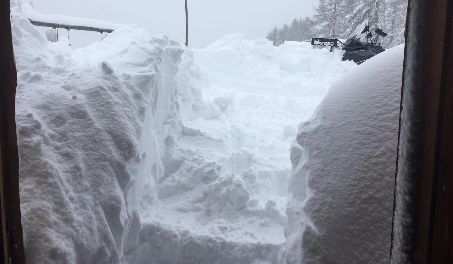 Lyfi Alm, Dél-Tirol, Olaszország, 2165 méteren már 240 cm hullott