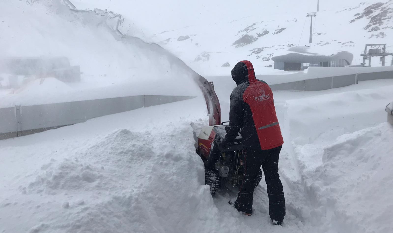 Pitztal-gleccser, Ausztria, tegnap