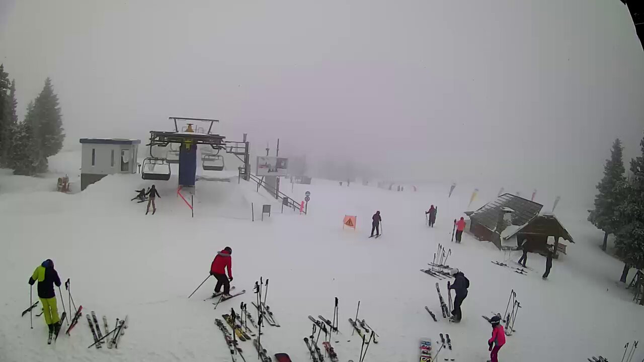 Rogla webkamera ma délben. Nem tökéletes a kiszállás az ülőliftől.