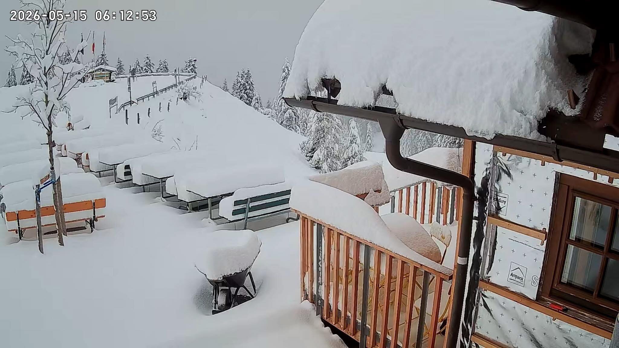 Tegnapi webkamerakép Karintiából / Almgasthaus Rosstratten - Facebook