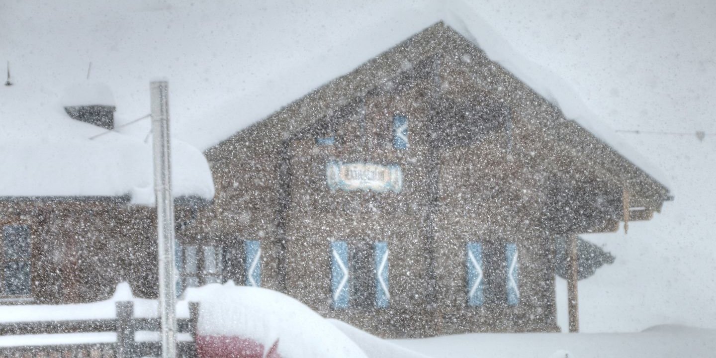 Sűrű pelyhekben esett a hó a csütörtökön Kaprunban - Fotó: Stánicz Balázs (Stani)