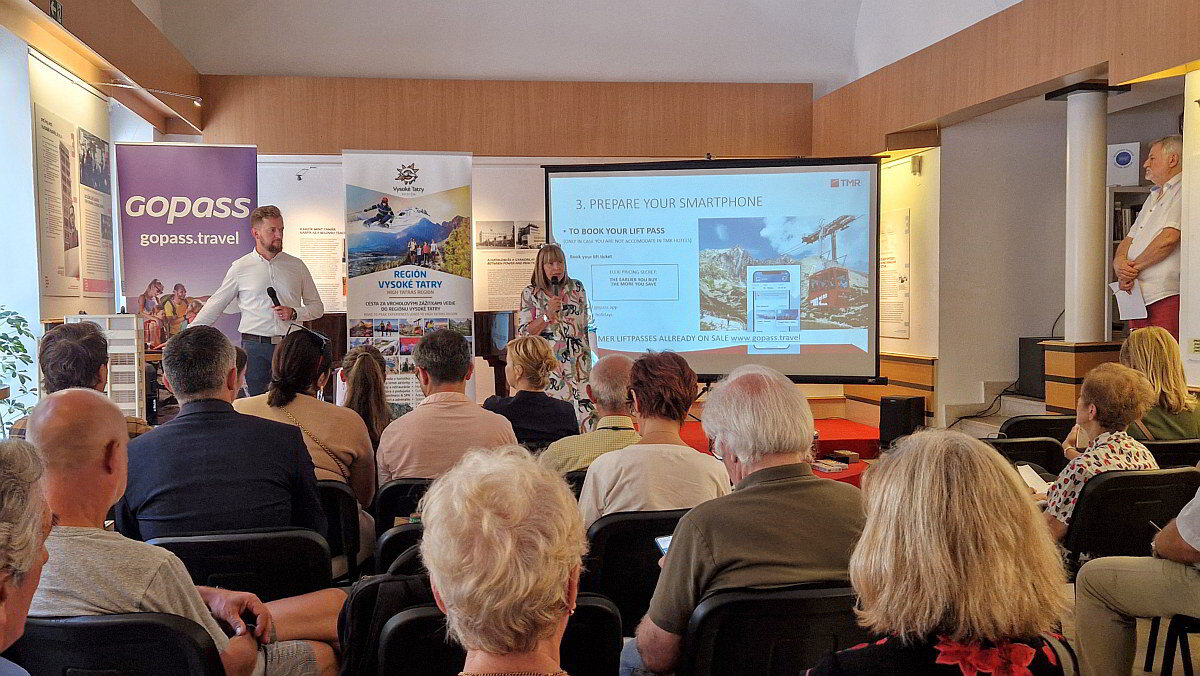 Lukáš Brodanský (TMR) és  Soňa Jelínková (Szlovák Turisztikai Képviselet)