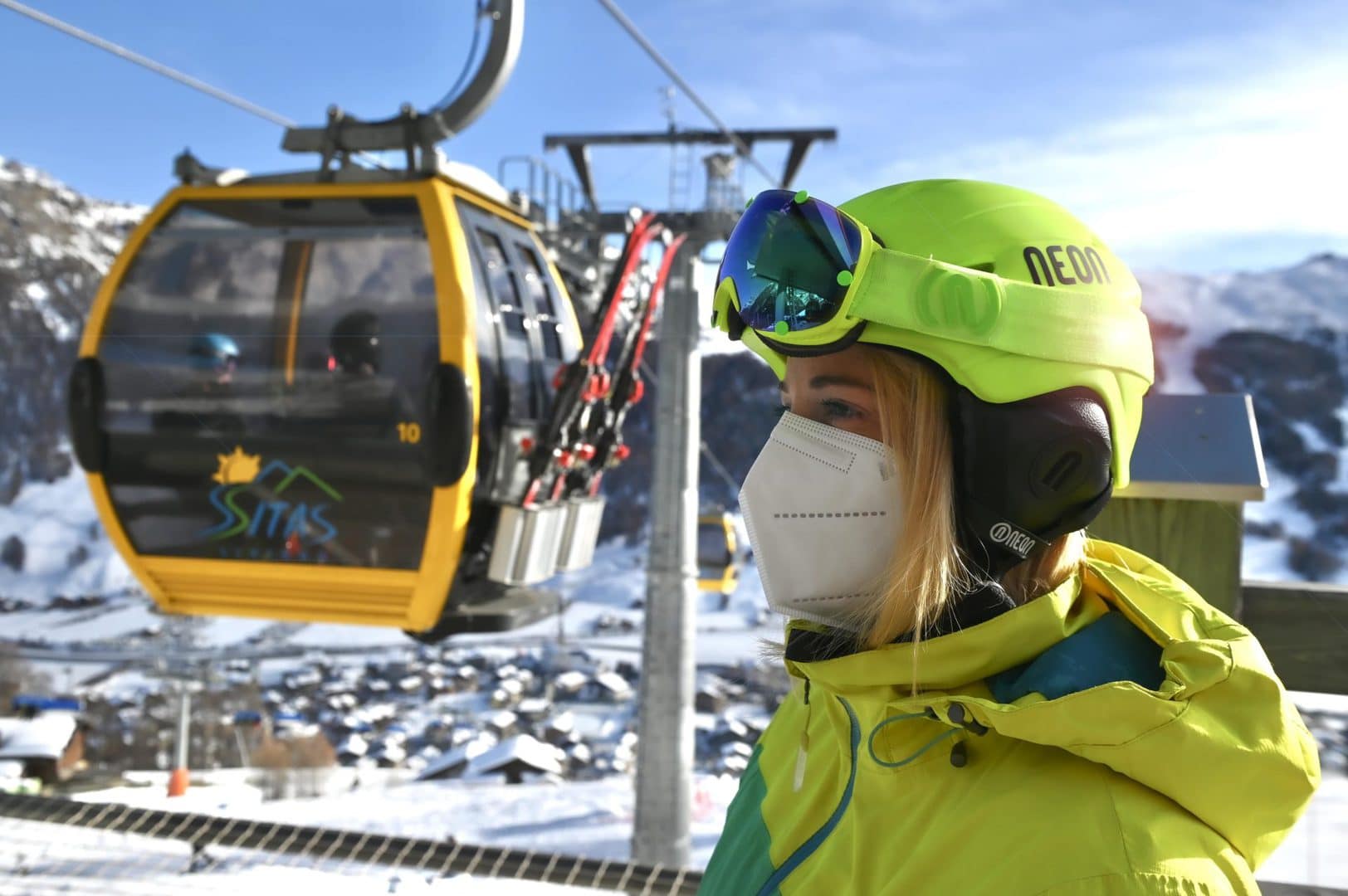 Csak FFP2-es maszkban a zárt felvonókon! (Kép: Livigno)