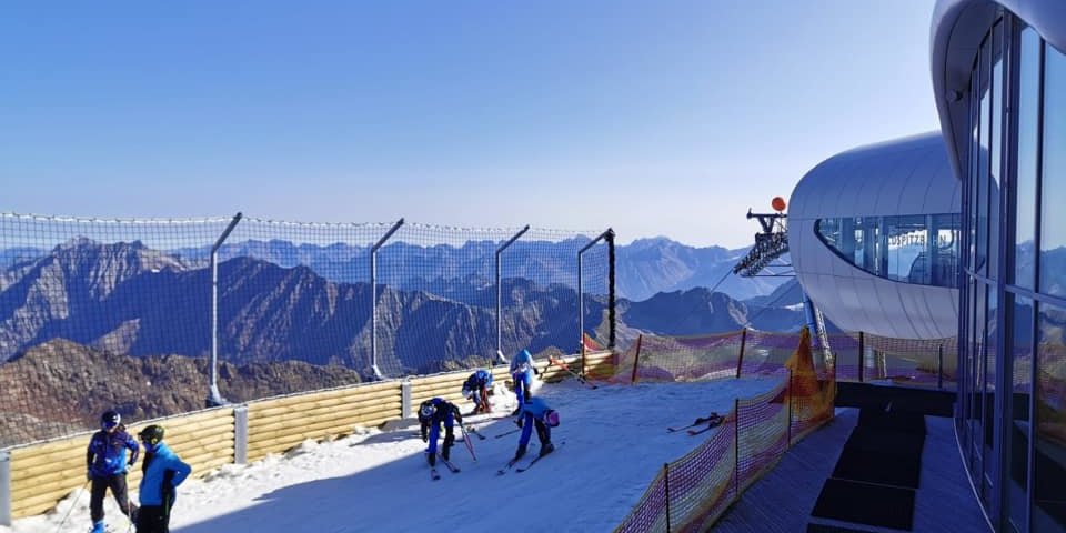 Síelők az első napon (Kép: Pitztaler Gletscher)