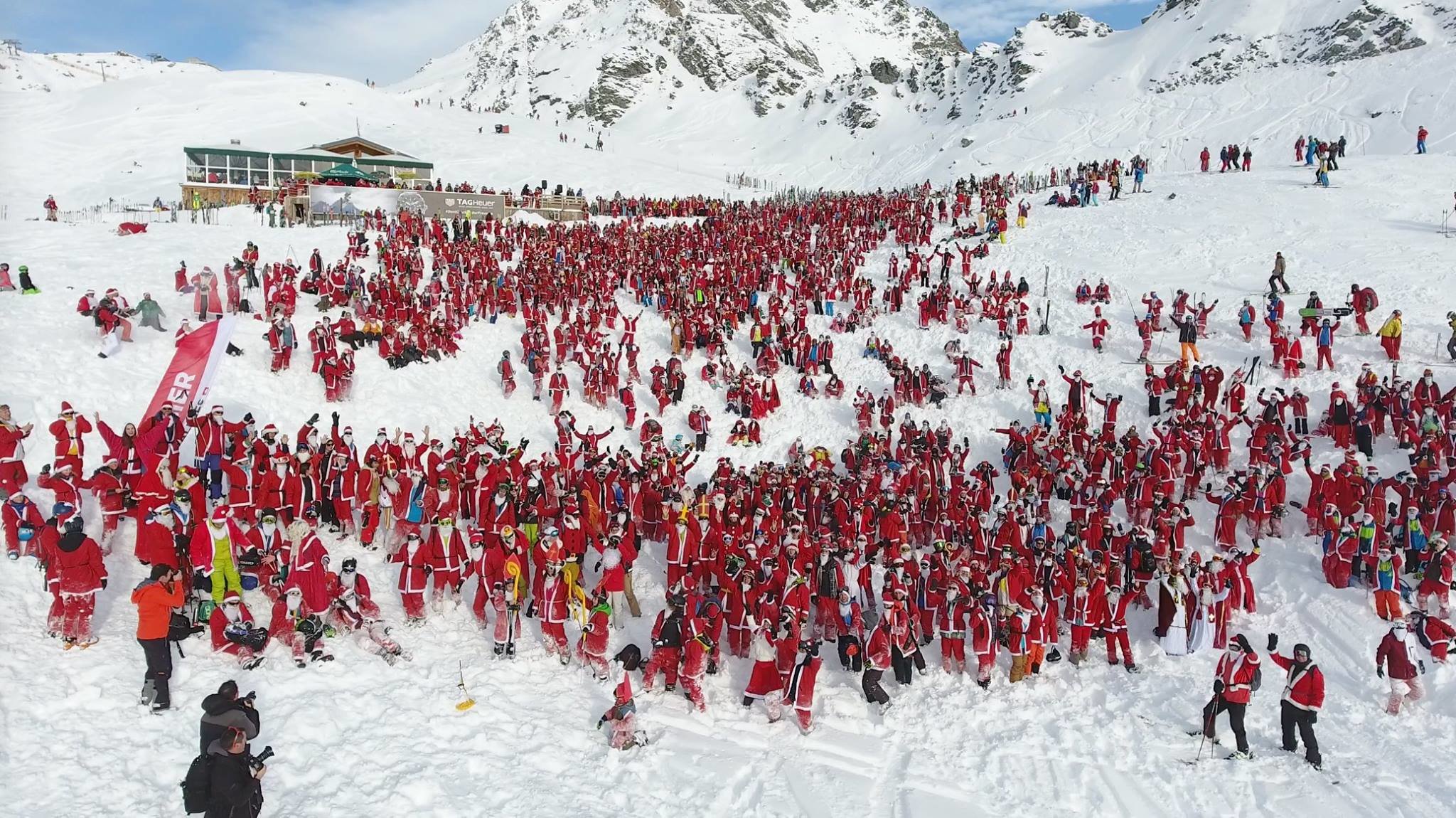 Csoportkép a Mikulásokról