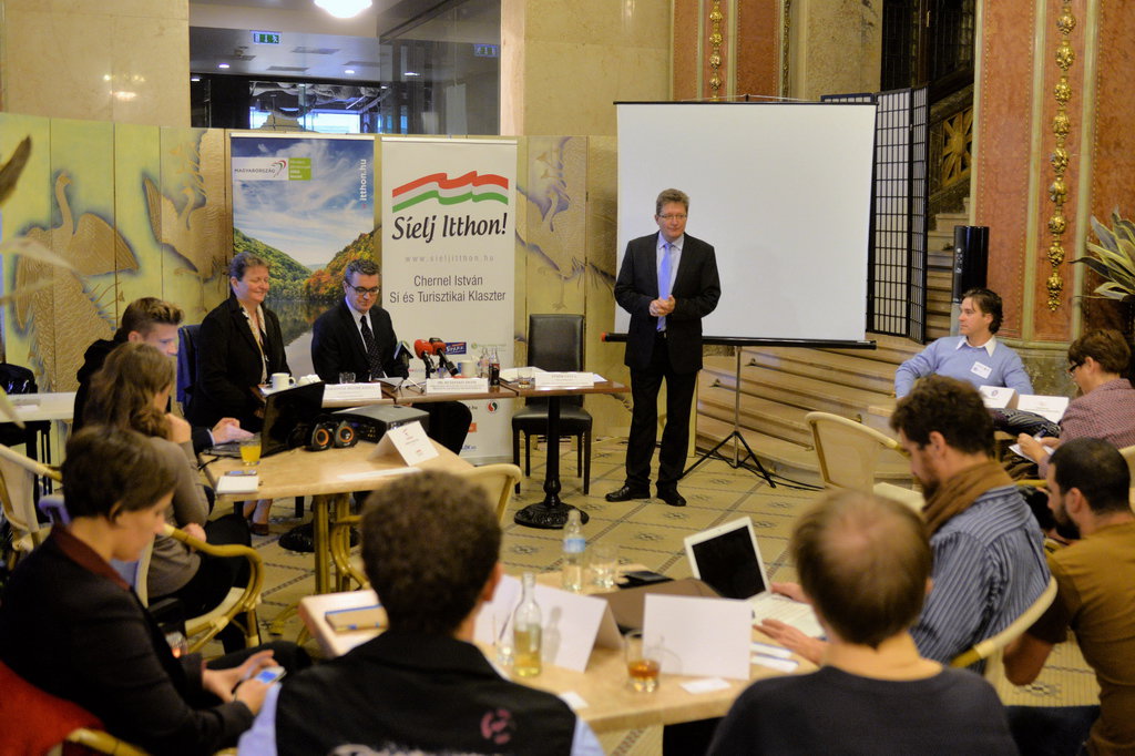 A sajtótájékoztatón összesen ötven fő vett részt - fotó: amdala.hu