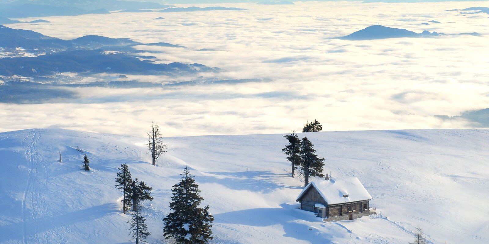 Csodás a kilátás a Dobratsch hegyről. Ha szerencsénk van, látjuk a tóvidéket, és a környező hegyláncokat is.