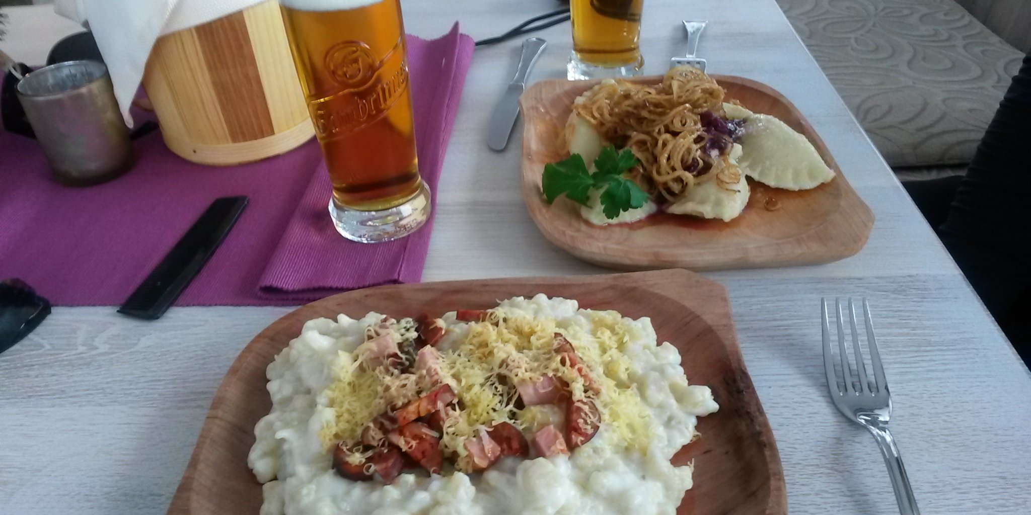 Juhtúrós sztrapacska és barátfüle csapolt sörrel