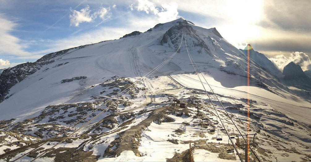 A gleccser webkamera képe csütörtök késő délután