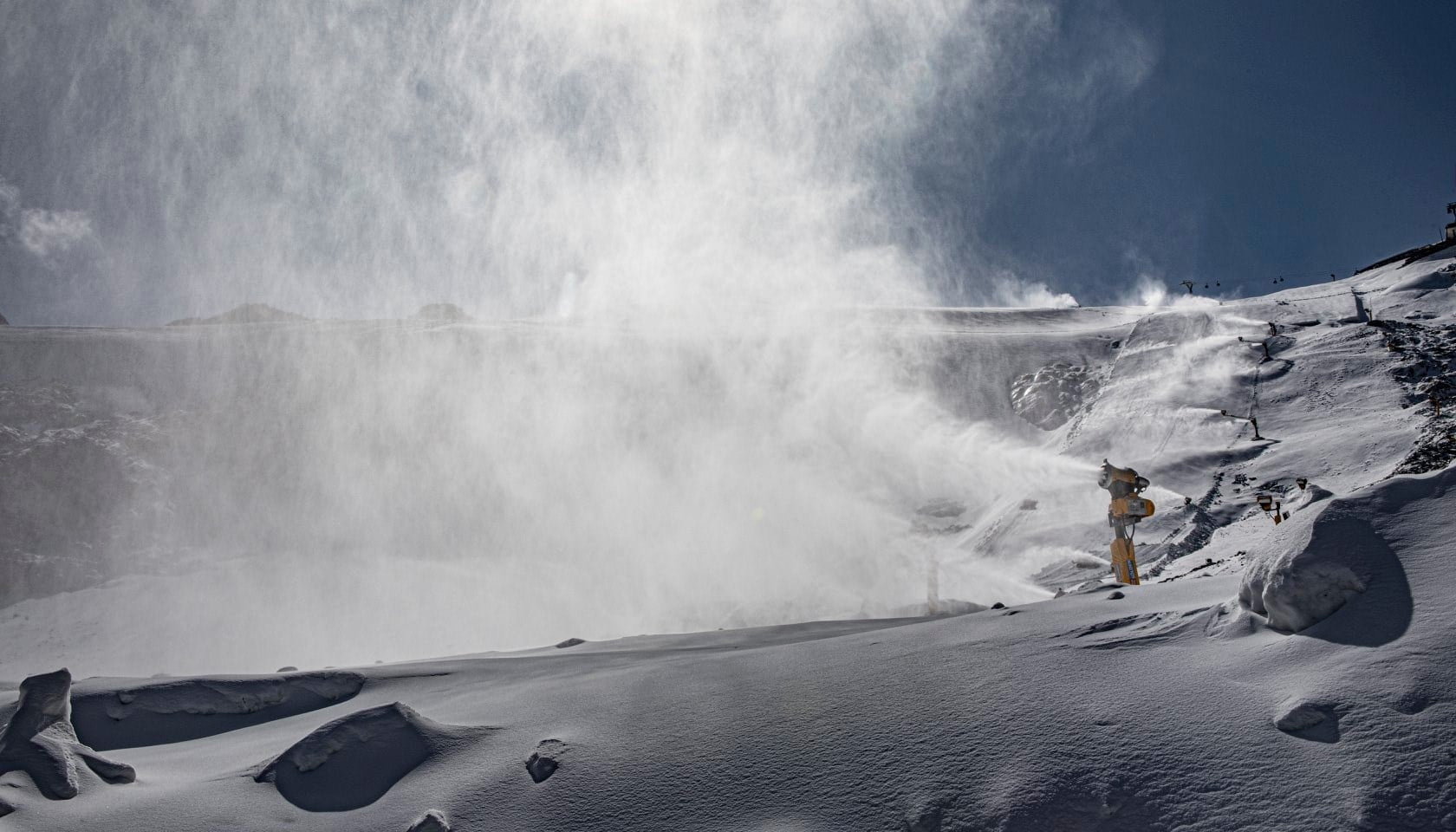 TechnoAlpin hóágyú a söldeni gleccseren