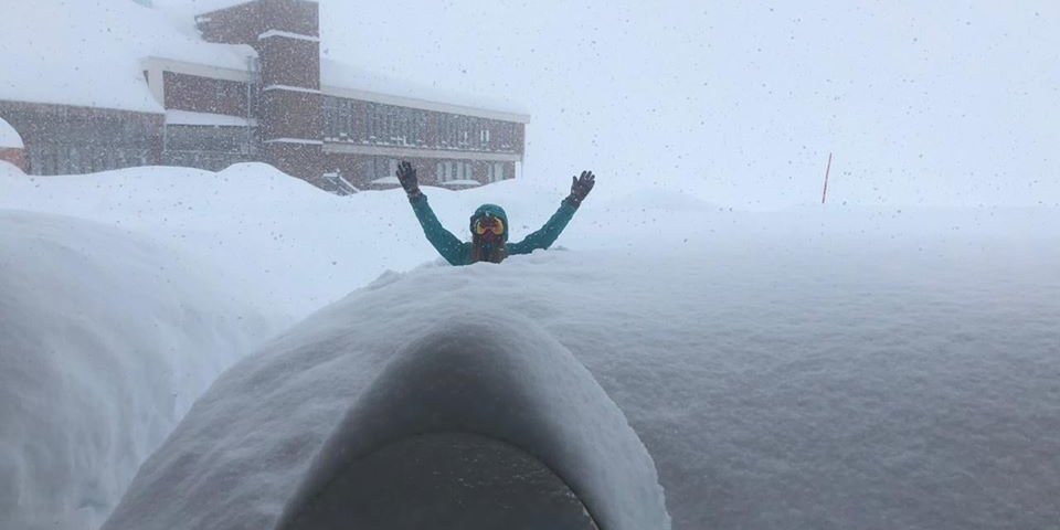 Valle Nevado (Chile) június 24-én 125 cm (a képen), most 3 méter hó. Már nagyon várják a nyitást.