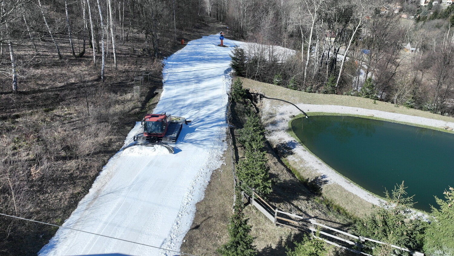 Ratrak a 4-es pályán  (Kép: Sípark Mátraszentistván)